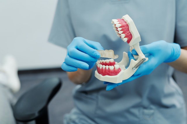 Techniki dentystyczne – poznaj kierunek studiów!