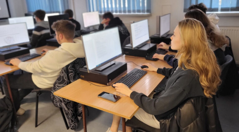 Kierunki studiów 2025 – Polsko-Japońska Akademia Technik Komputerowych