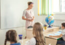 W szkołach brakuje nauczycieli. Czy to dobry moment, żeby wybrać studia pedagogiczne?
