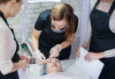 Kosmetologia w Poznaniu: dwa zawody w trzy lata, specjalności do wyboru i nowoczesne pracownie